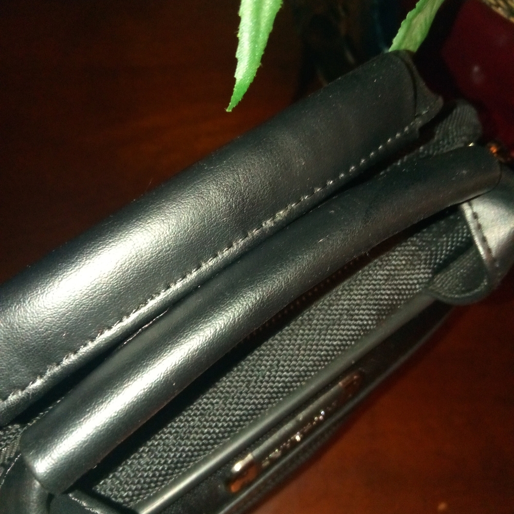Kenneth Cole mini briefcase - Picture 2 of 5